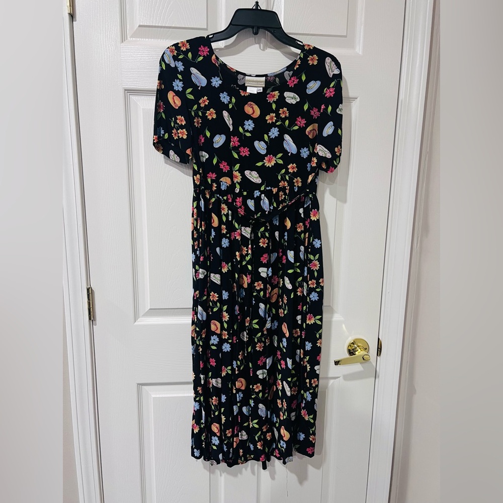 Coldwater Creek woman Dress - Black with Floral and Hat Print